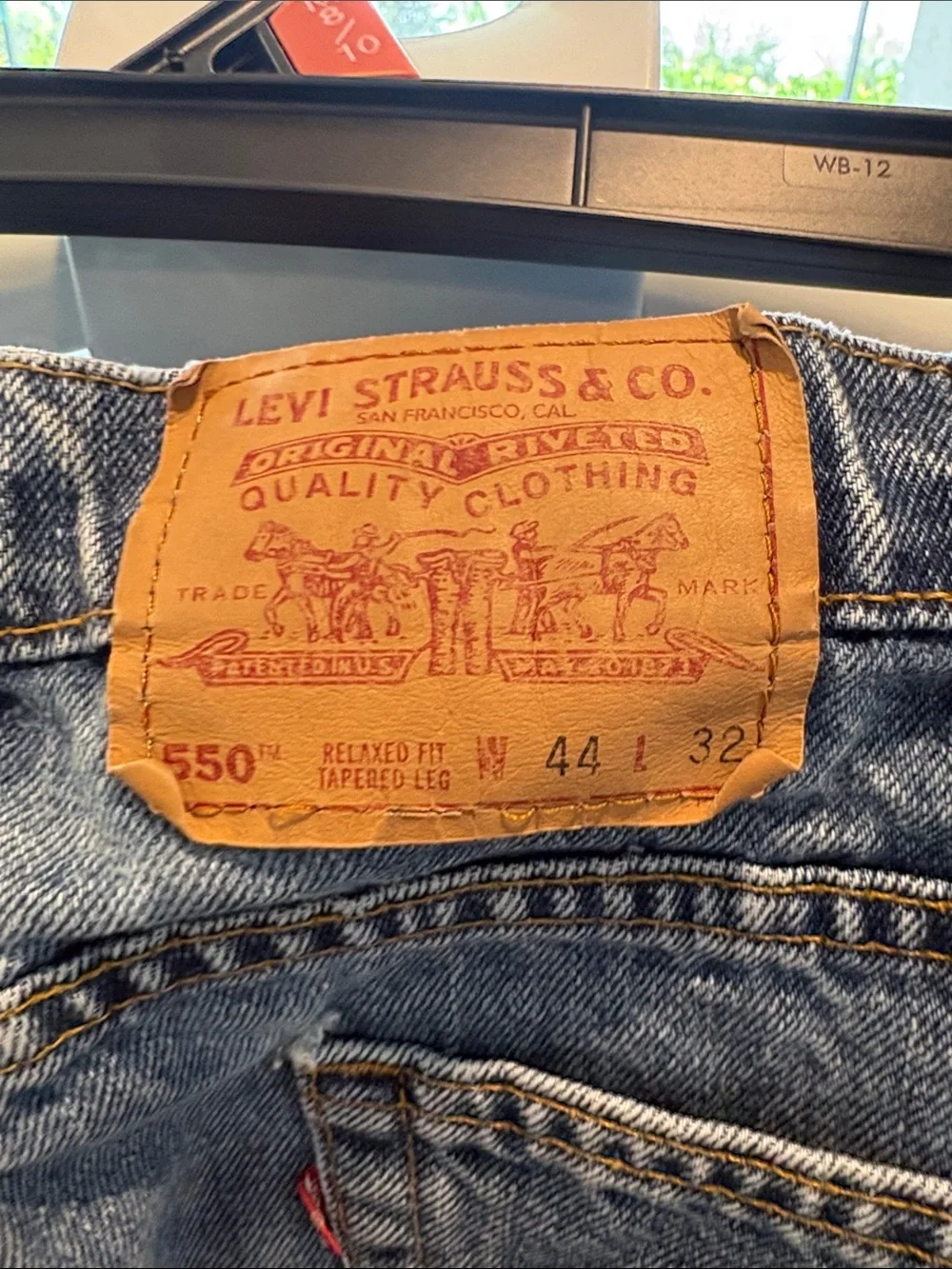 Levi's Relaxed Fit Jeans in Washed Black 44x32